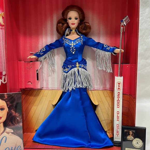 Rising Star Barbie - Picture 7 of 11